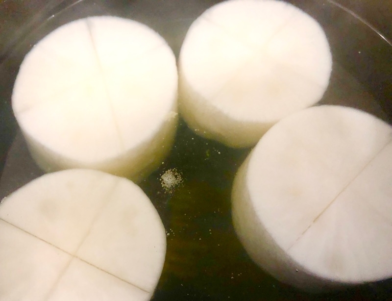 大根を煮るところを撮った写真
