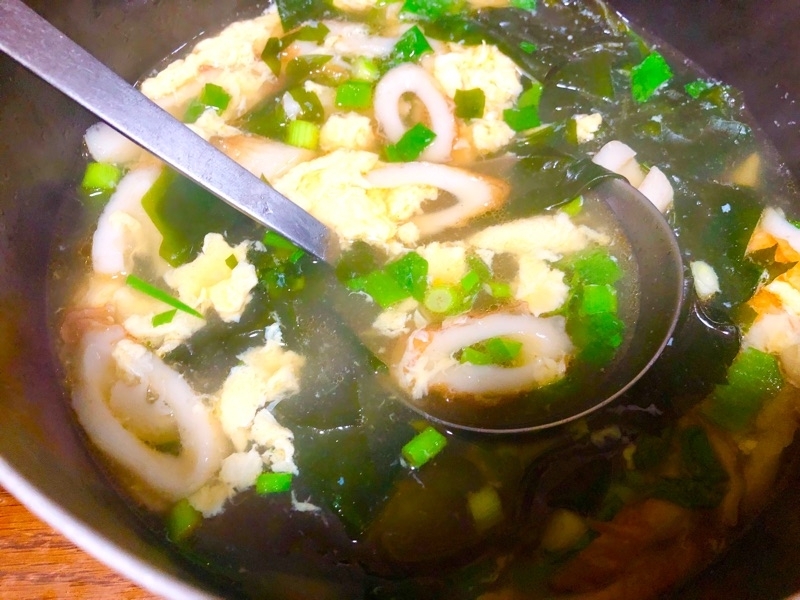 卵とワカメのスープを撮った写真