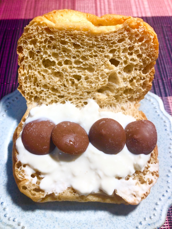 ブランパンのチョコサンドを撮った写真