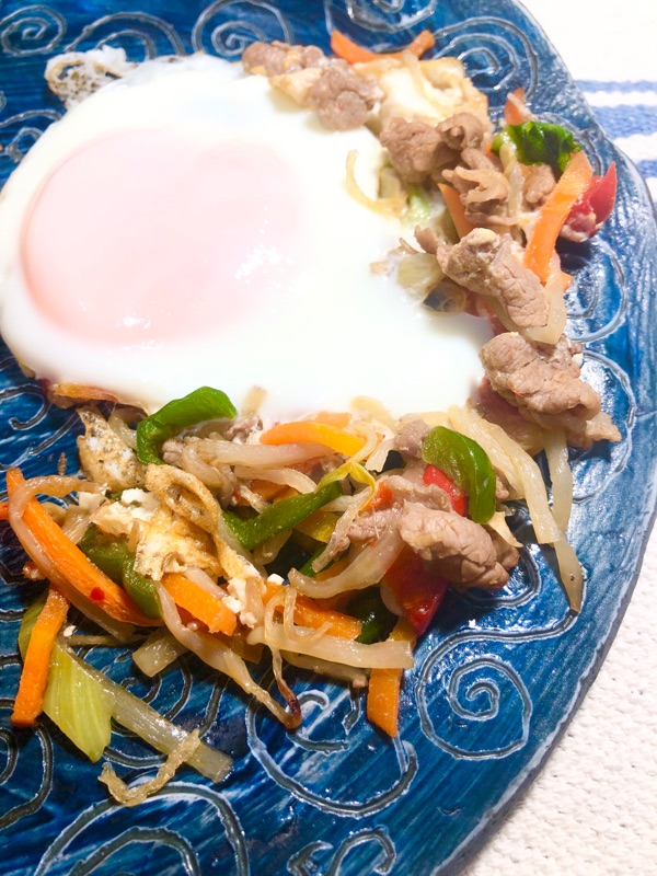 冷凍おかずの目玉焼きを撮った写真