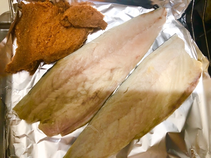 塩サバと味噌を撮った写真