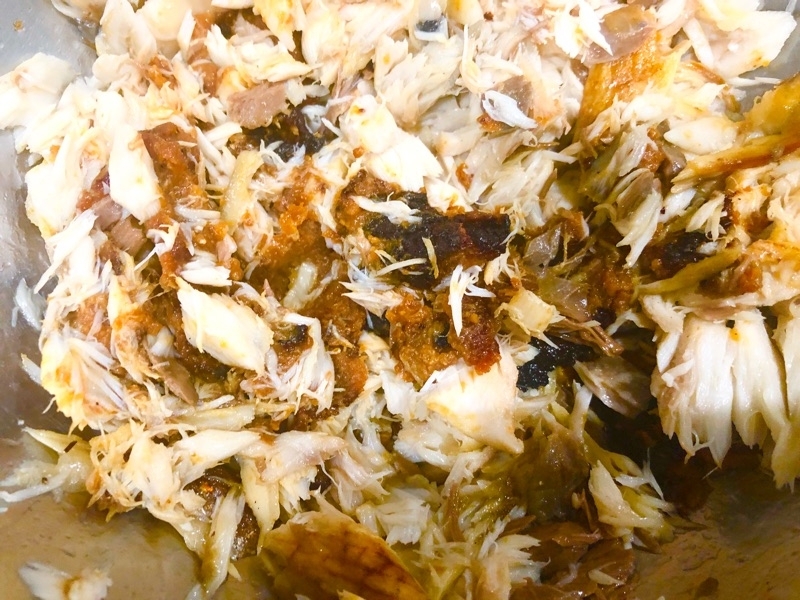 ほぐした身と焼き味噌を混ぜて撮った写真