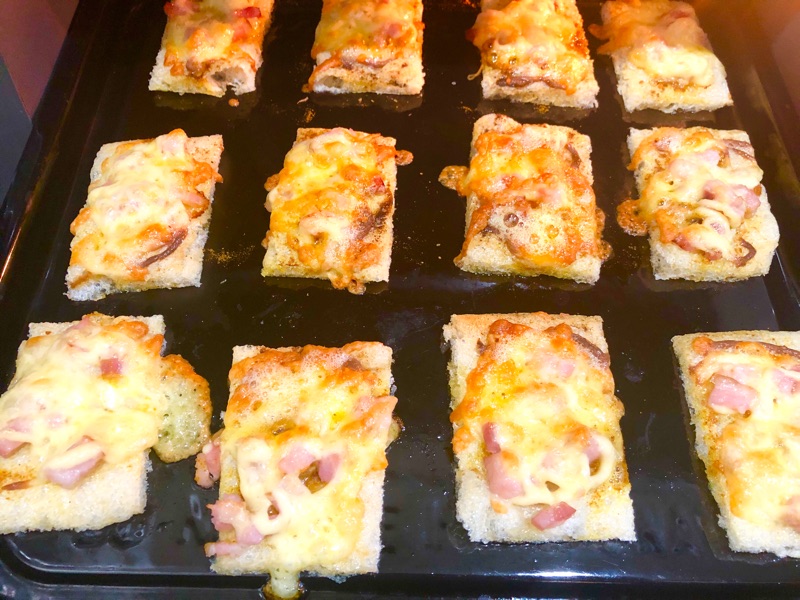 松山揚げのベーコンチーズ焼きを撮った写真