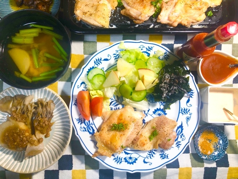 チキンのオーブン焼きの夕食を撮った写真