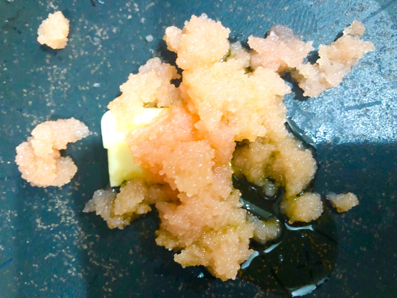 タラコとバターとオリーブオイルを撮った写真