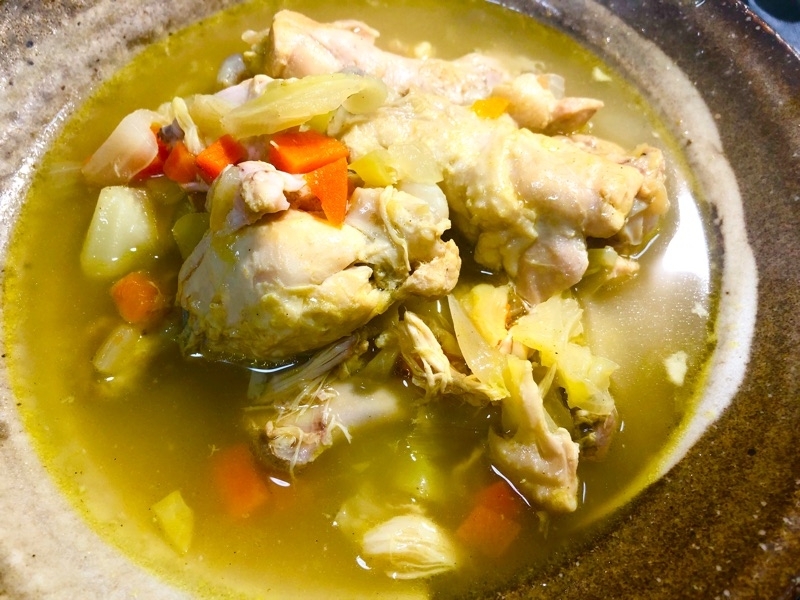 鶏手羽元のカレースープ煮を撮った写真