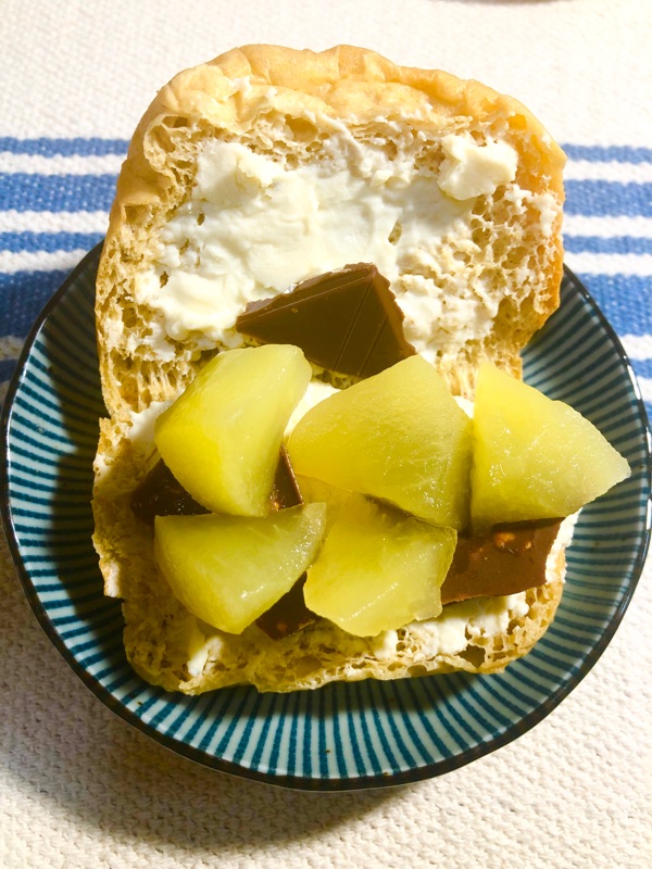 ブランパンのチョコリンゴサンドを撮った写真