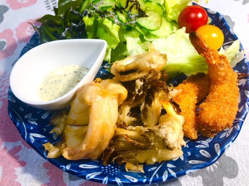 デパ地下のお惣菜を盛りつけて撮った写真