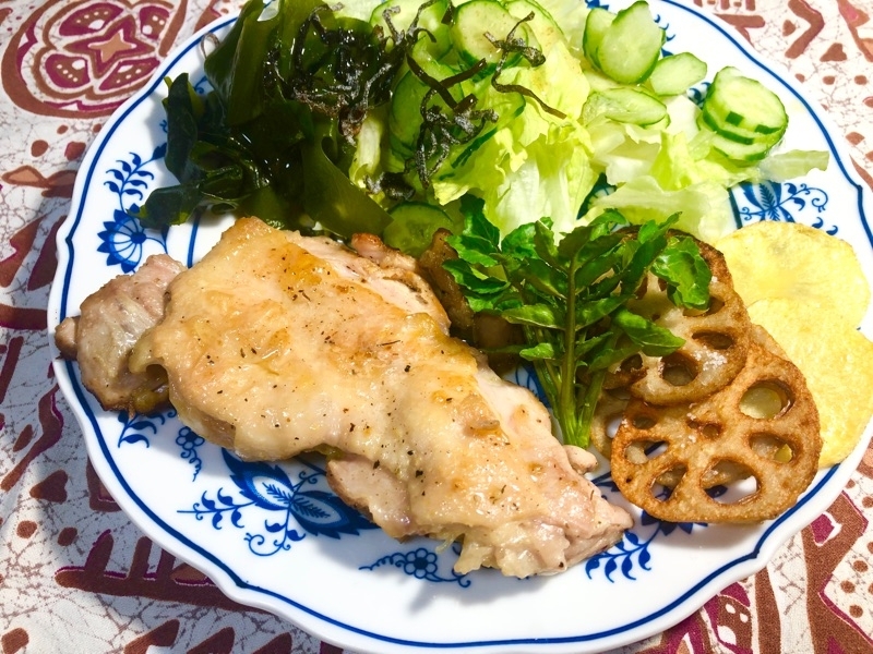 レモンソースのチキンソテーを撮った写真