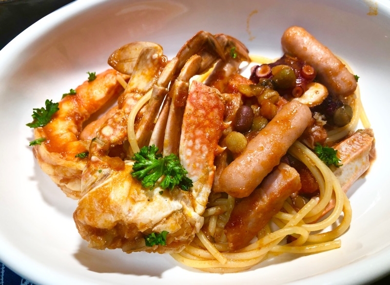 麺を少なめによそって撮った写真