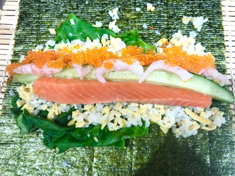 サーモン、甘エビをのせて撮った写真
