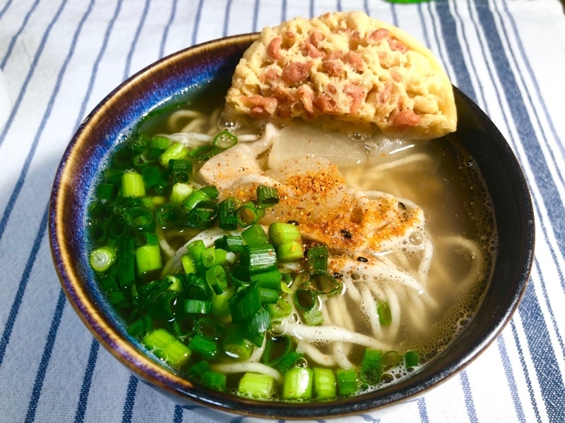 大根と牛すじの煮物そばを撮った写真