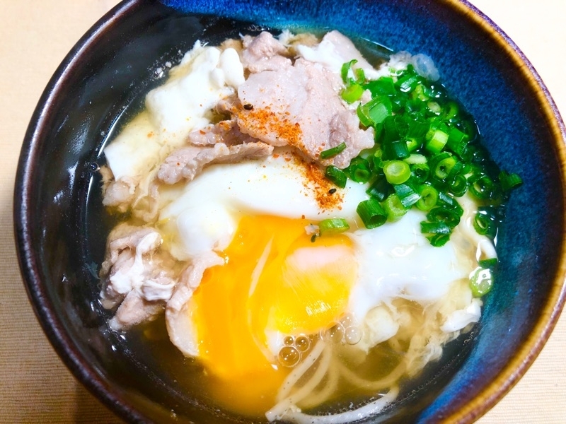 豚肉と卵の低糖質そばを撮った写真