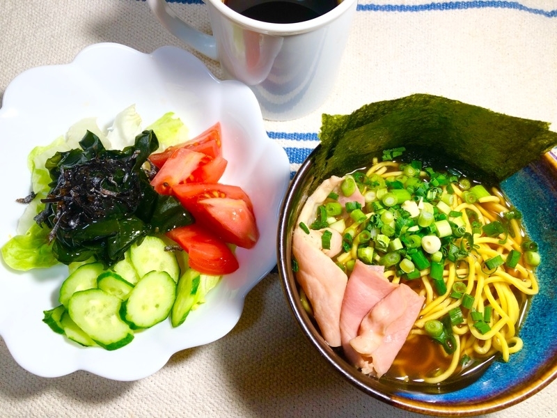 低糖質醤油ラーメンの昼食を撮った写真