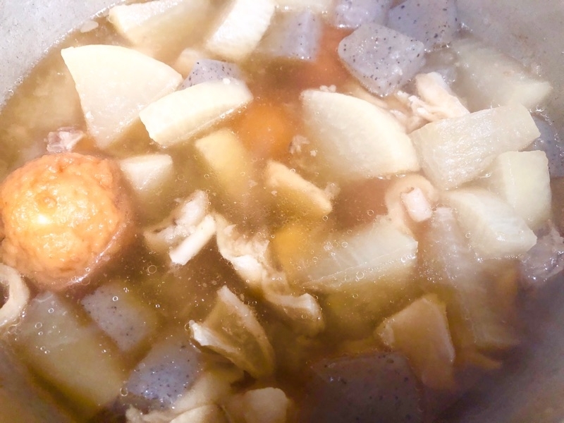 大根と牛スジ肉の煮物を撮った写真