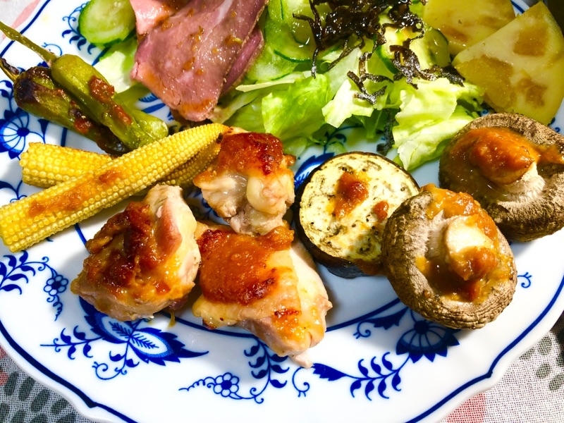 みそ焼きを取り分けて撮った写真