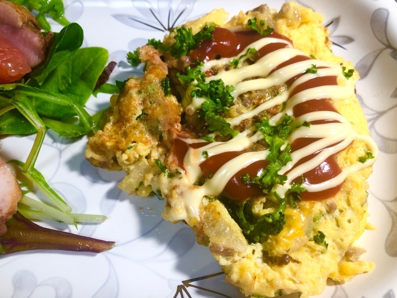 スパニッシュオムレツを取り分けて撮った写真