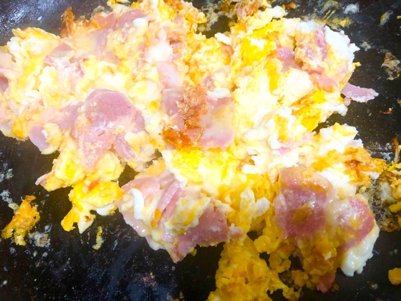 ハムチーズエッグを焼いて撮った写真