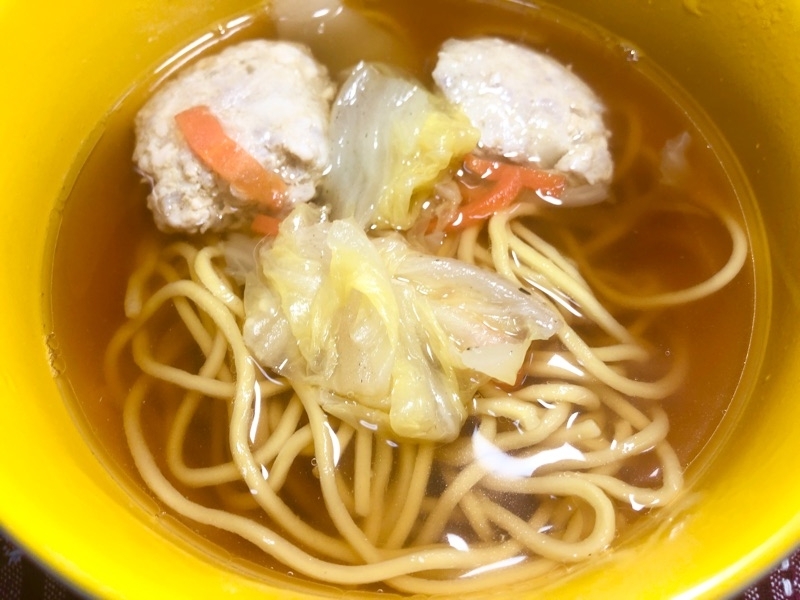 低糖質麺の鶏つくねと白菜の中華煮こみラーメンを撮った写真