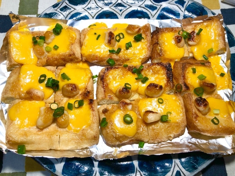 油揚げの味噌チーズ焼きを撮った写真