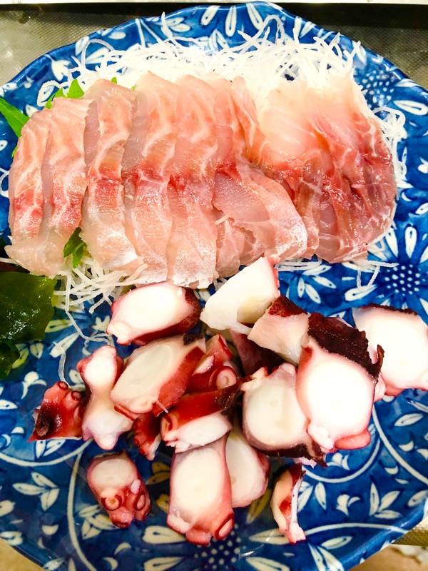 メバルとタコの刺身を撮った写真