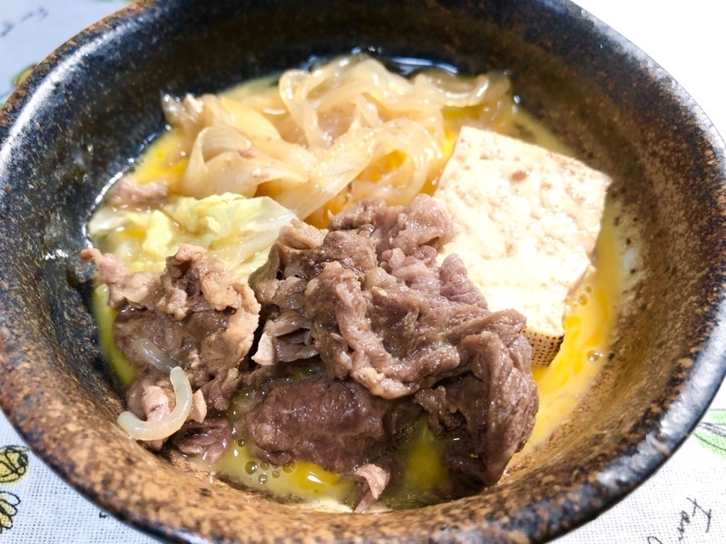 すき焼きをよそって撮った写真