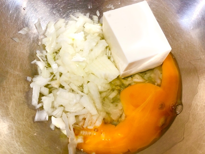 玉ねぎと豆腐と卵を撮った写真