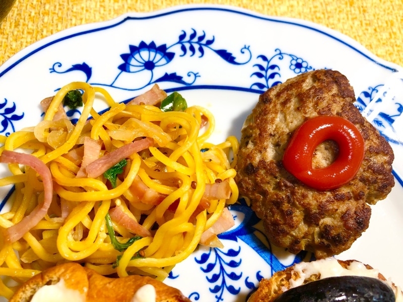ナポリタンとハンバーグを撮った写真