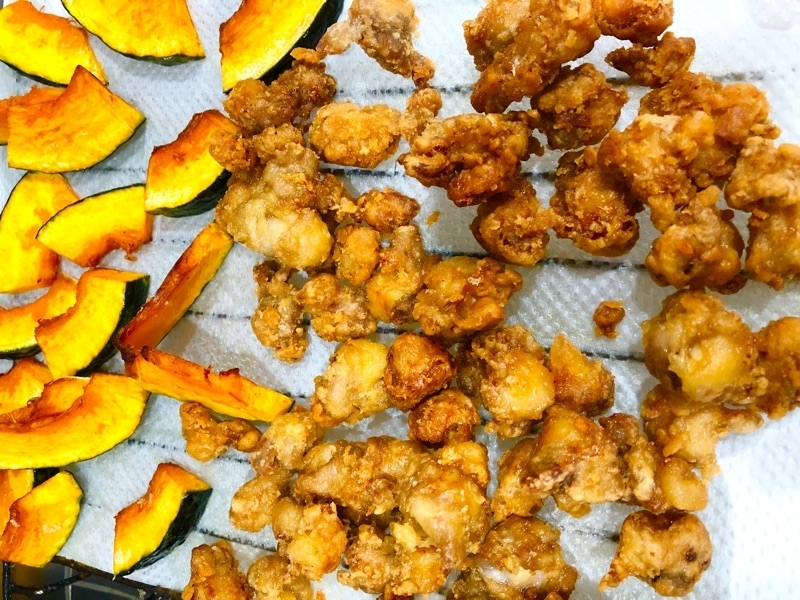 鶏のなんこつ揚げとカボチャの素揚げを撮った写真