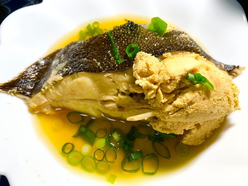 子持ち黒カレイの煮つけを撮った写真