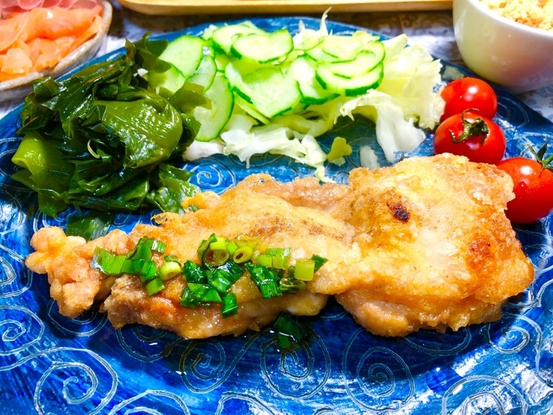 甘酢ネギだれの揚げ鶏を撮った写真