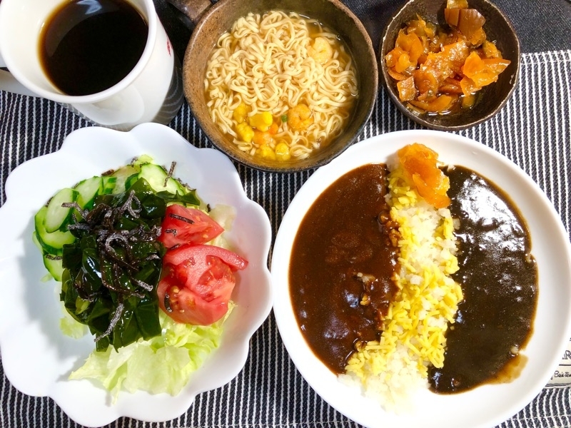低糖質カレーの昼食を撮った写真