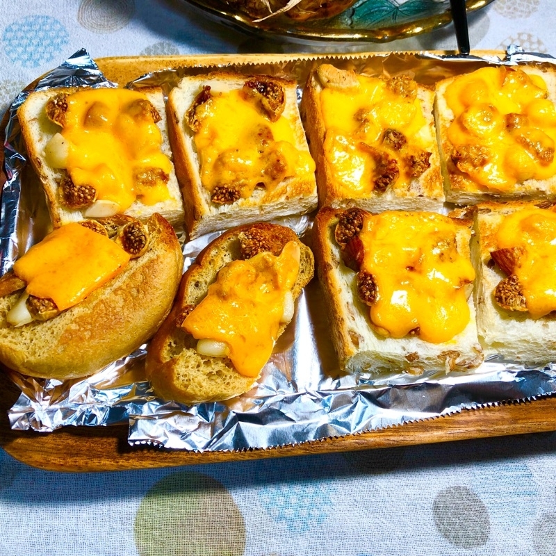 チーズナッツトーストを撮った写真