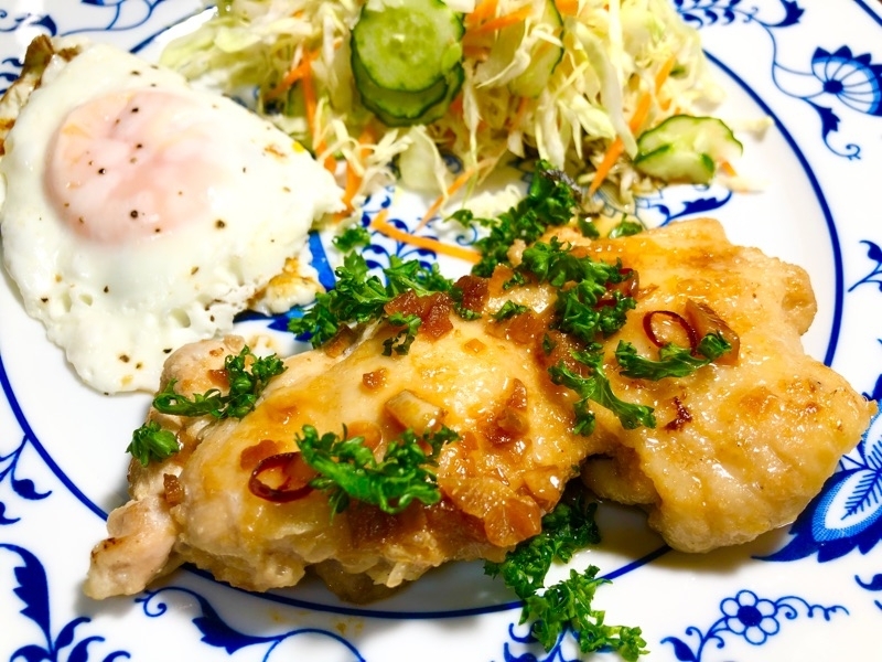 ニンニク醤油のチキンソテーを撮った写真