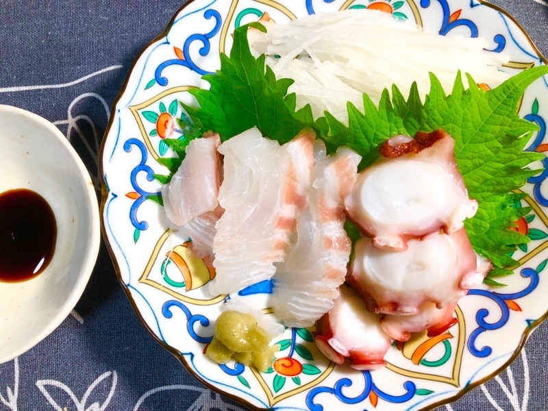 鯛とタコのお刺身を撮った写真