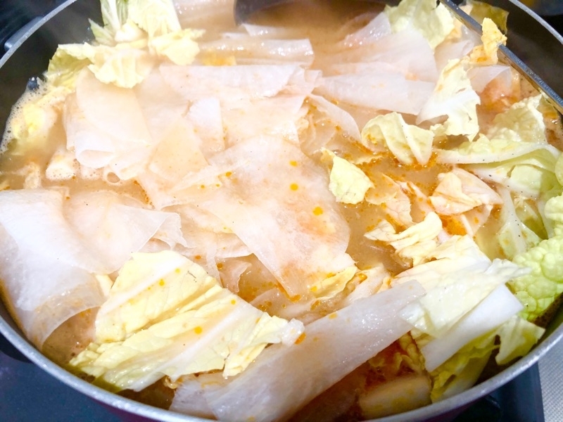 ごま坦々鍋つゆスープを煮て撮った写真
