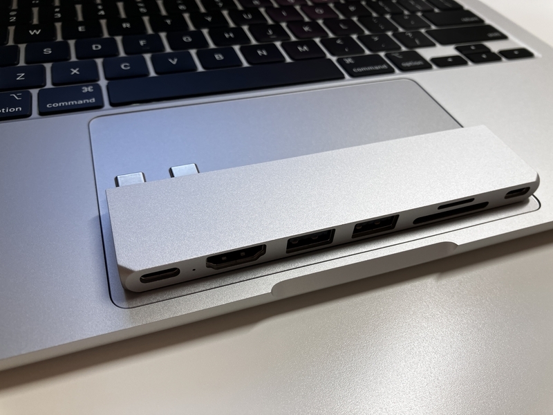 デザイン重視！MacBookに相性抜群のSatechi USB-C Pro ハブ スリム 7 