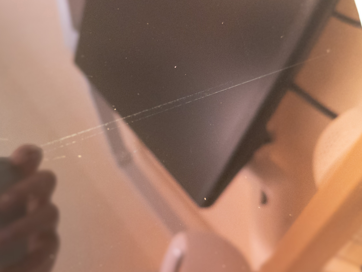 画面が傷ついてしまった画像