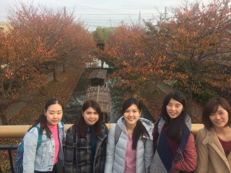 ベトナムや中国などからのの留学生。京都の酒蔵を授業で見学し、夕方