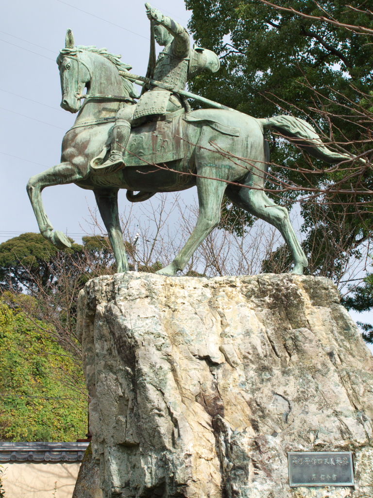 高杉晋作の騎馬像