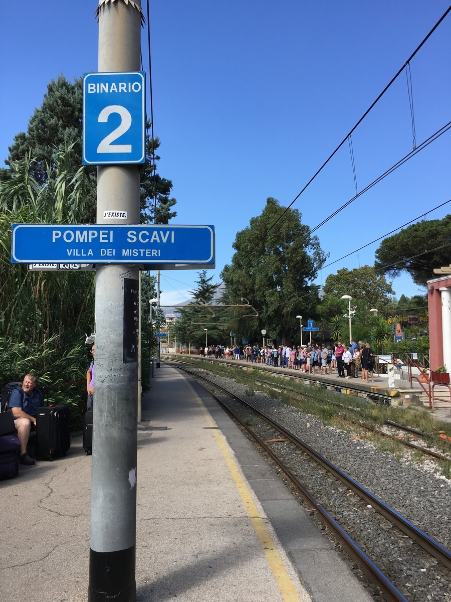 イタリアひとり旅 前半 南イタリア編 素敵な電車でナポリに行く 晴れ女のわがままジャーニー 人生も旅も