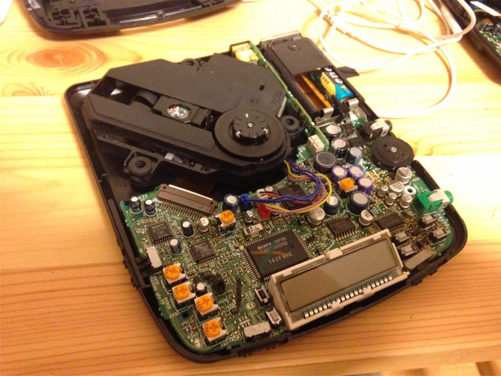 SONY Discman D-101 ニコイチ修理 - きまぐれしーえっくす日記