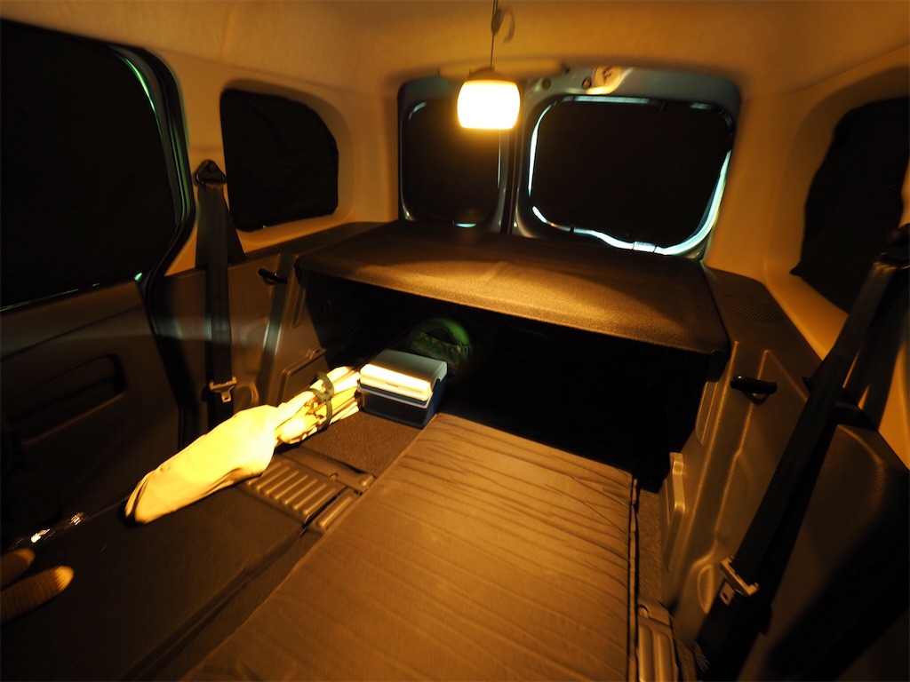 車中泊 Kangooで寝る 道の駅 朝霧高原 にて車中泊 本栖コーヒーしてきました フォトる