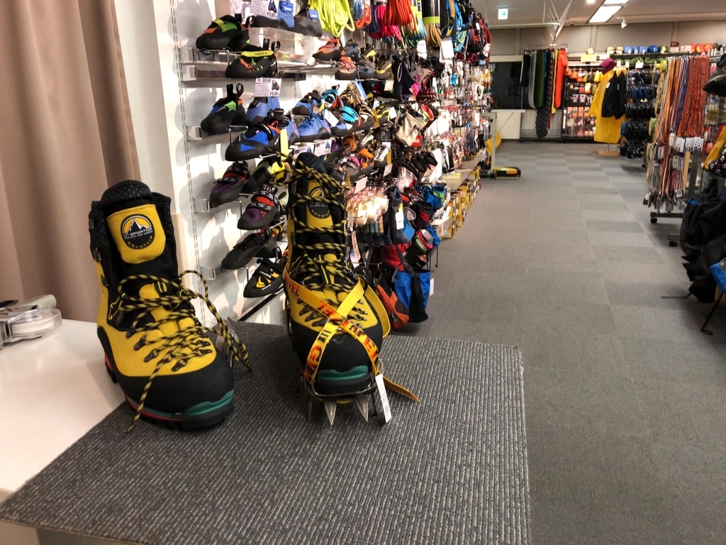 LA SPORTIVA 冬山登山用ブーツ 雪山入門｜冬山用登山靴の定番5選！ブランド担当者に聞いた
