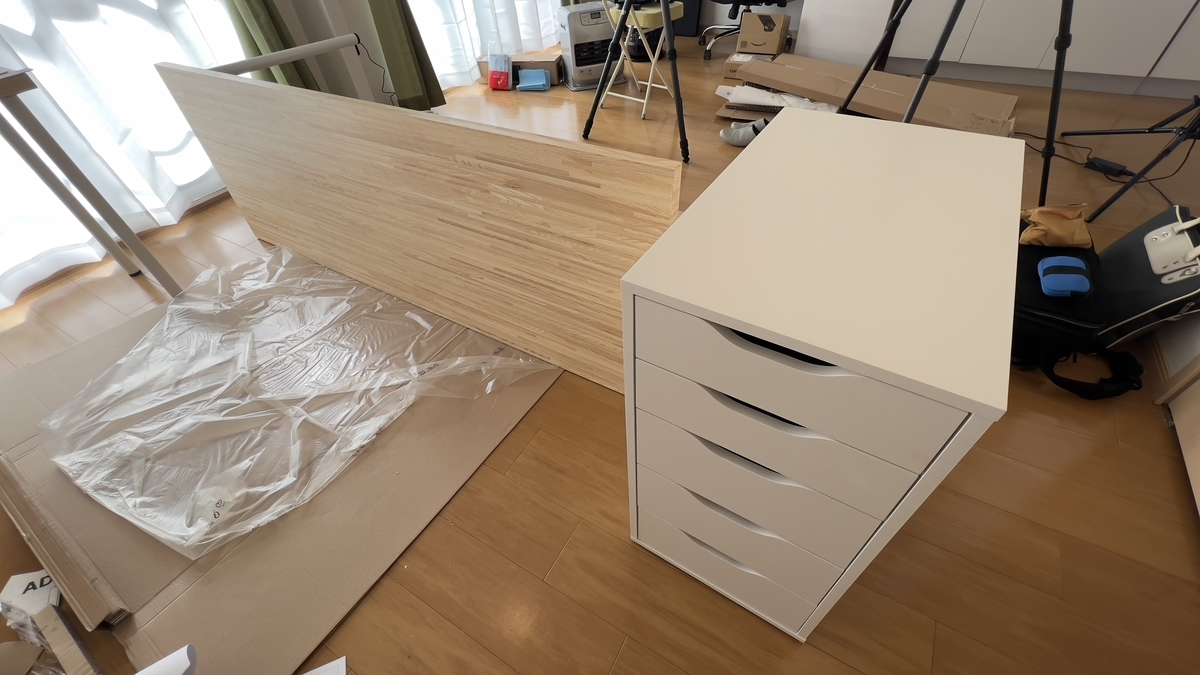 引っ越ししたので「IKEA テーブルトップ(ピンナルプ)」で 引っ越ししたので「IKEA テーブルトップ(ピンナルプ)」で