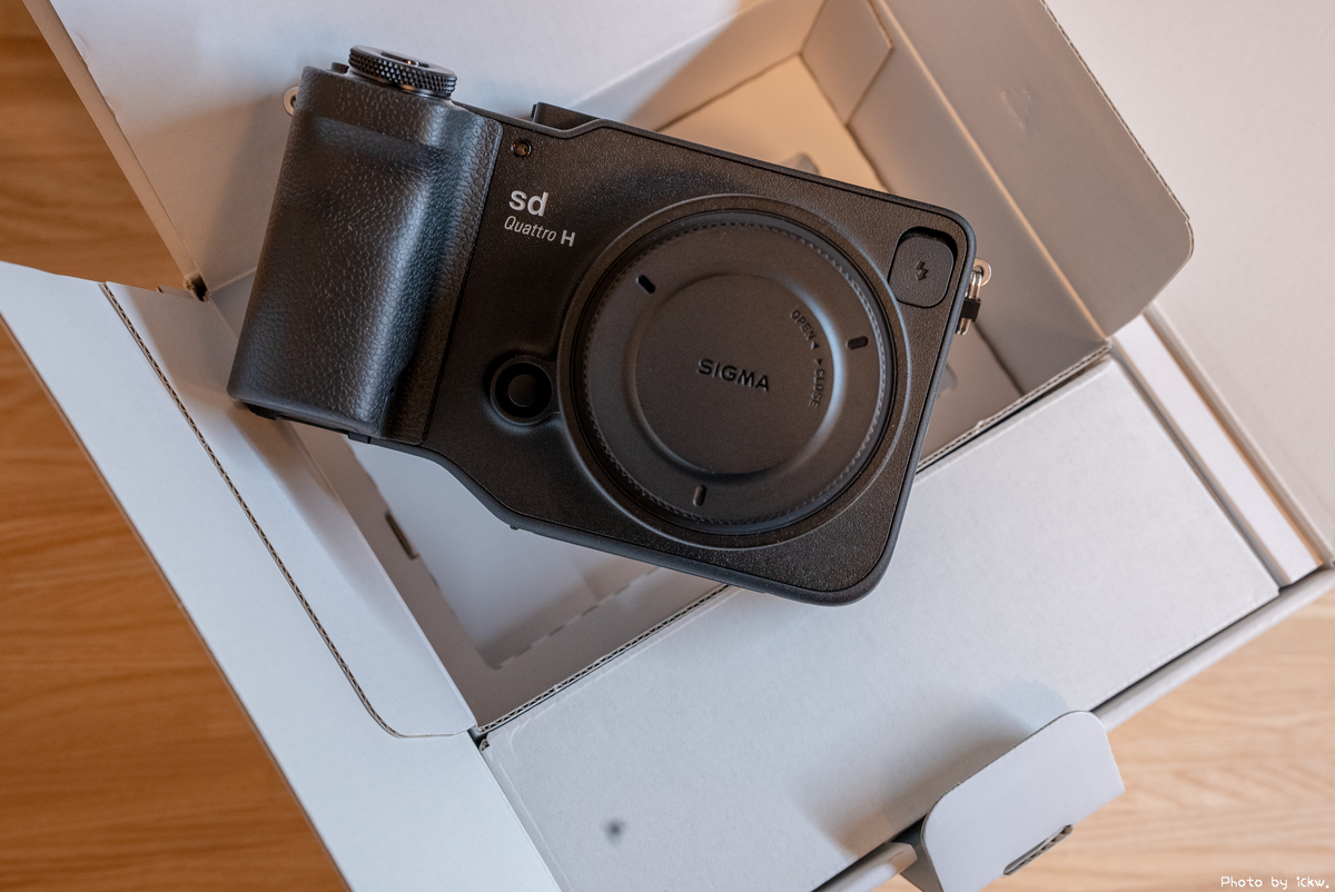 カメラ】約6年前のカメラ「SIGMA sd Quattro H」を購入してました - FTR