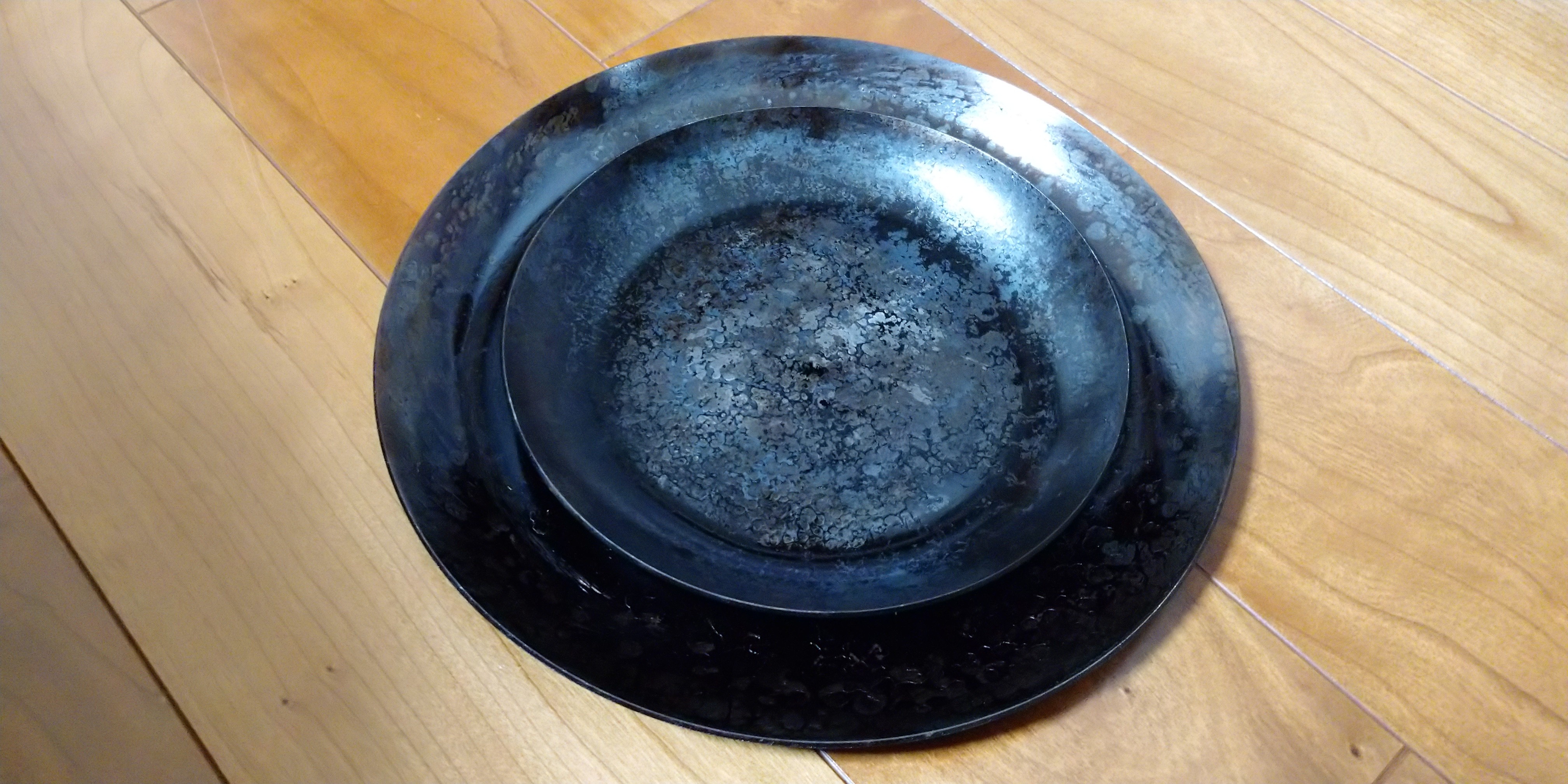 槙塚鉄工所フライパンディッシュは、焚火料理を楽しくしてくれる最高の ...