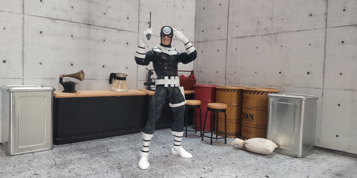マーベルレジェンド ブルズアイ マンシングBAF Marvel Legends Bullseye Man Thing Build A