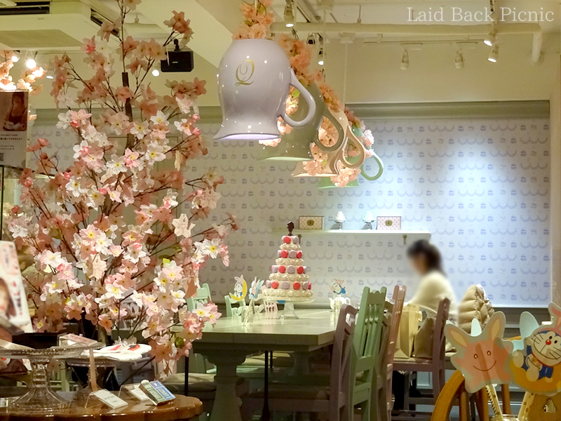 お店の中にも桜がいっぱい