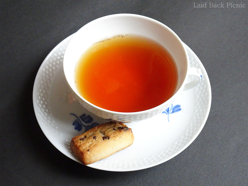 紅茶のカップと一緒にソーサーに乗せるのにもいいサイズ